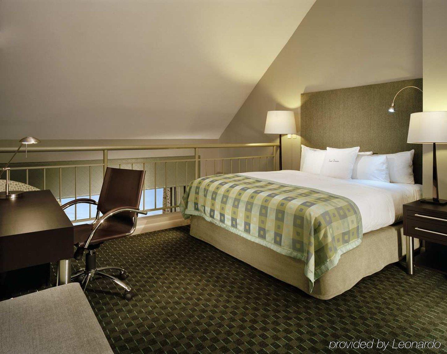 ダブルツリー スイーツ バイ ヒルトン ホテル ボストン ケンブリッジ 部屋 写真